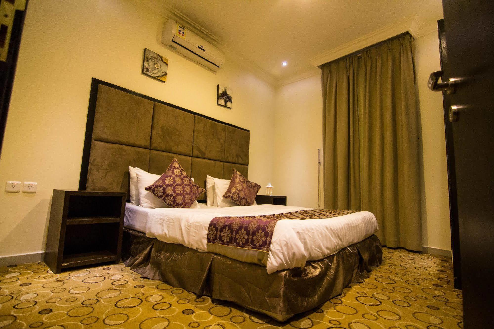 Al Makan Suites 101 By Al Azmy Riyadh Exteriör bild